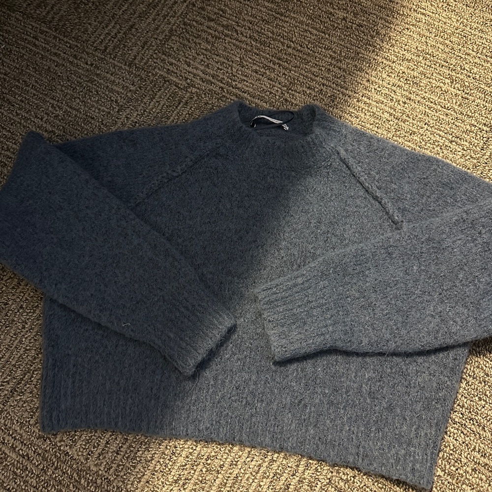 zara womens crop blue gray sweater M